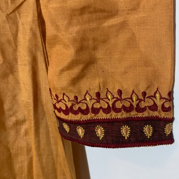 Gold / Maroon Embroidered Dress 3/4 Sleeve Round Neck SZ M By V-Star EUC - Picture 3 of 4